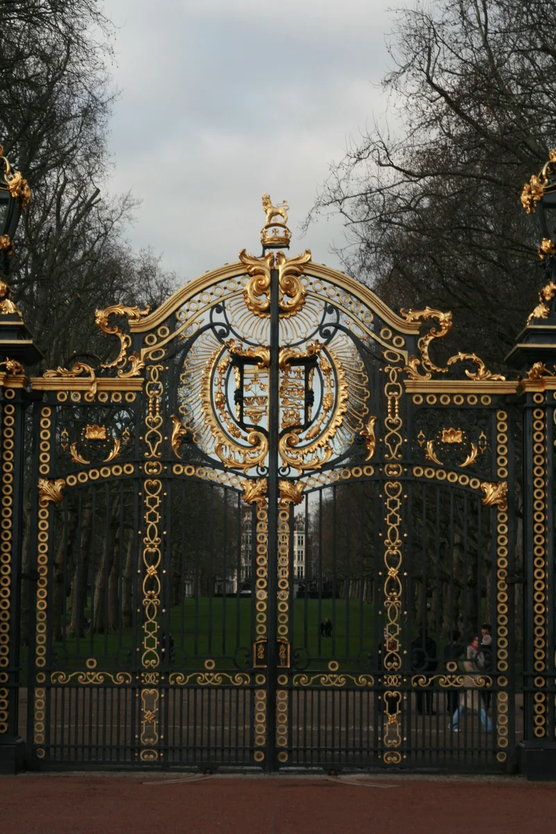 London - gallery image 12