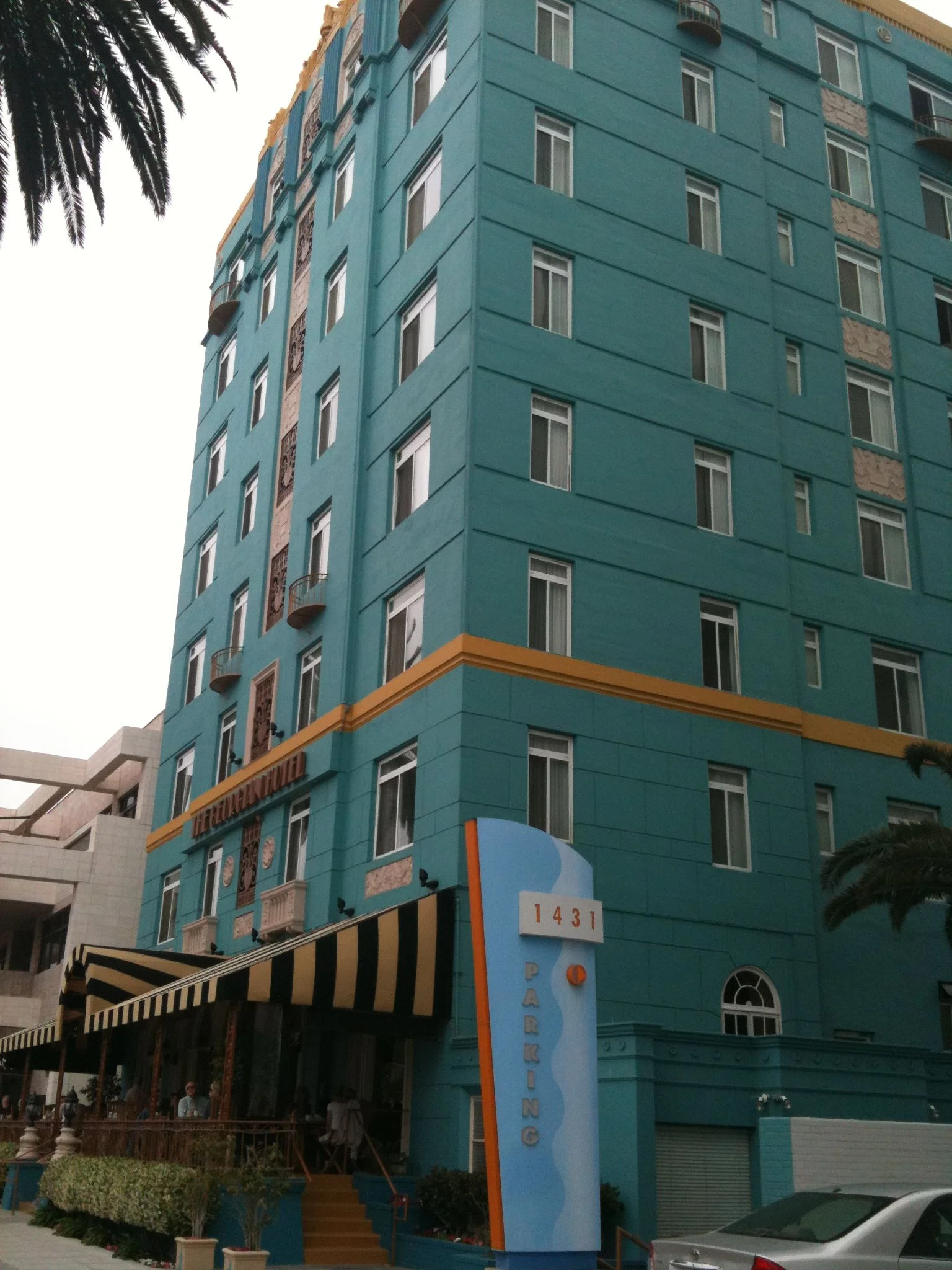 At the Georgian. Love this place. - feature image