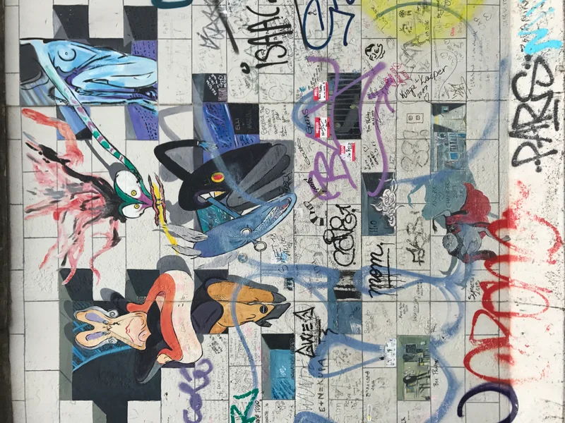 Berlin Wall - gallery image 13