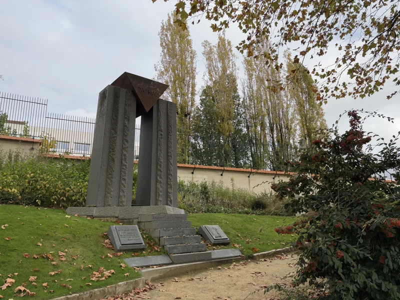 Dead Parisians - gallery image 10